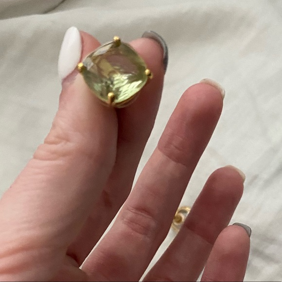 Translucent C Wonder earrings - Picture 3 of 3